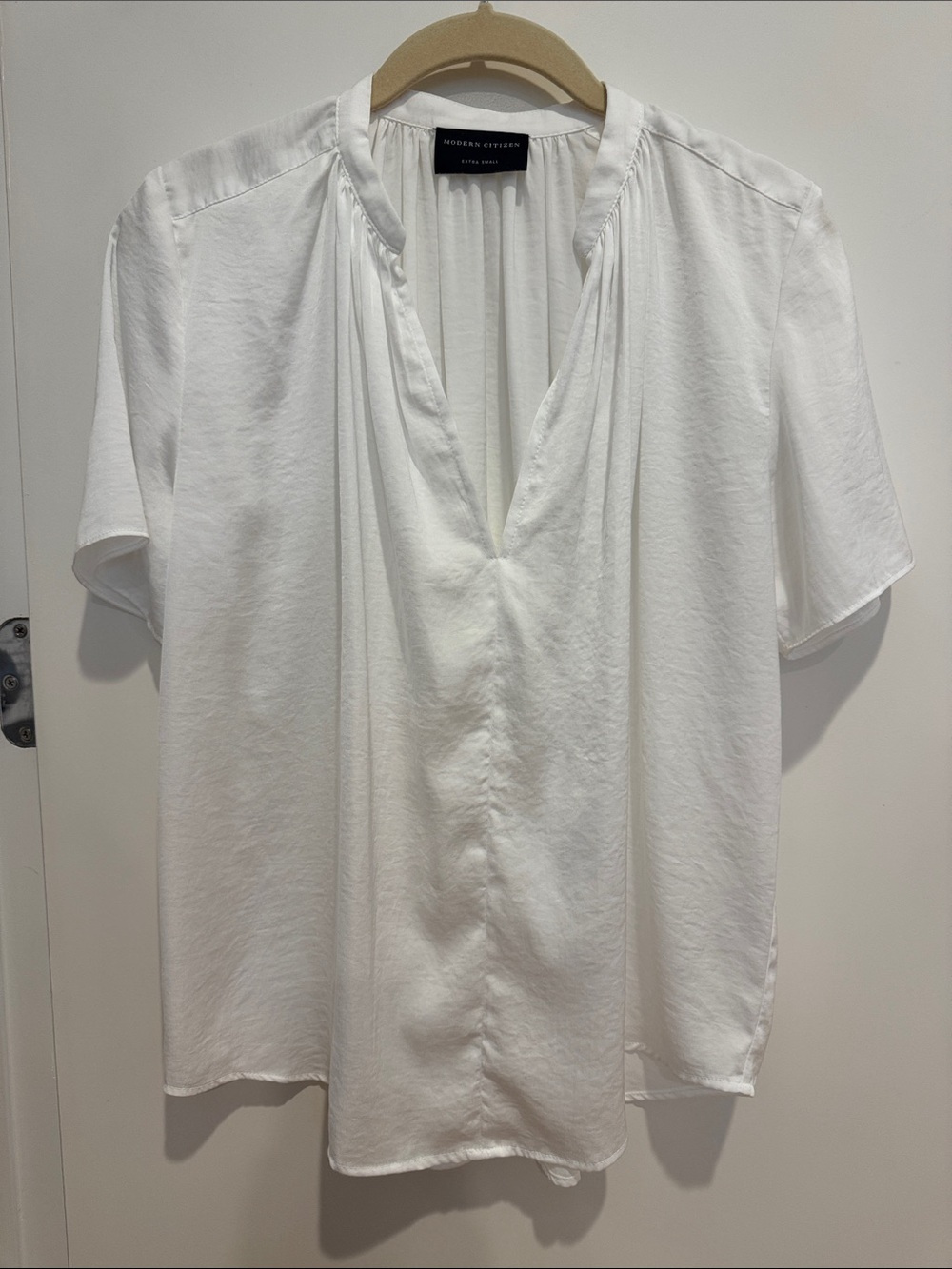 Modern Citizen White Split-Neck Short Sleeve Top